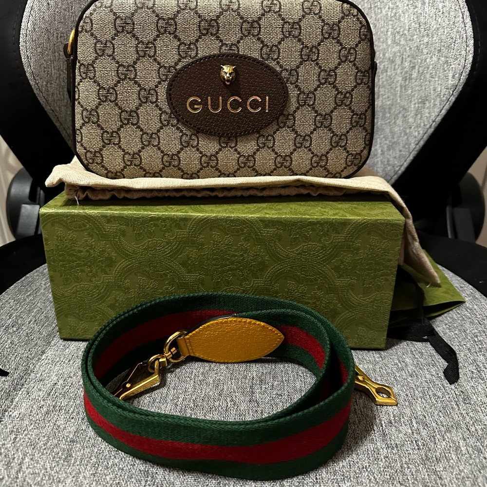 SOLD! ✋🏻Authentic Neo Gg Supreme Messenger Crossbody Bag